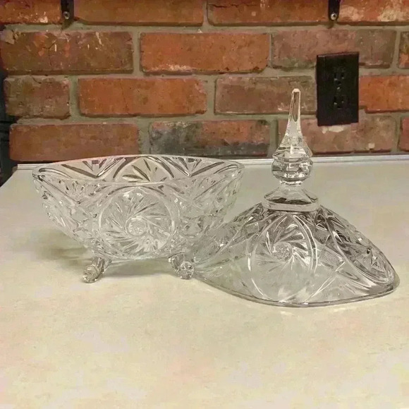 Vintage Footed Crystal Candy Bowl/Dish With Lid..Oval Shaped With Etching 4 Feet - Picture 12 of 16